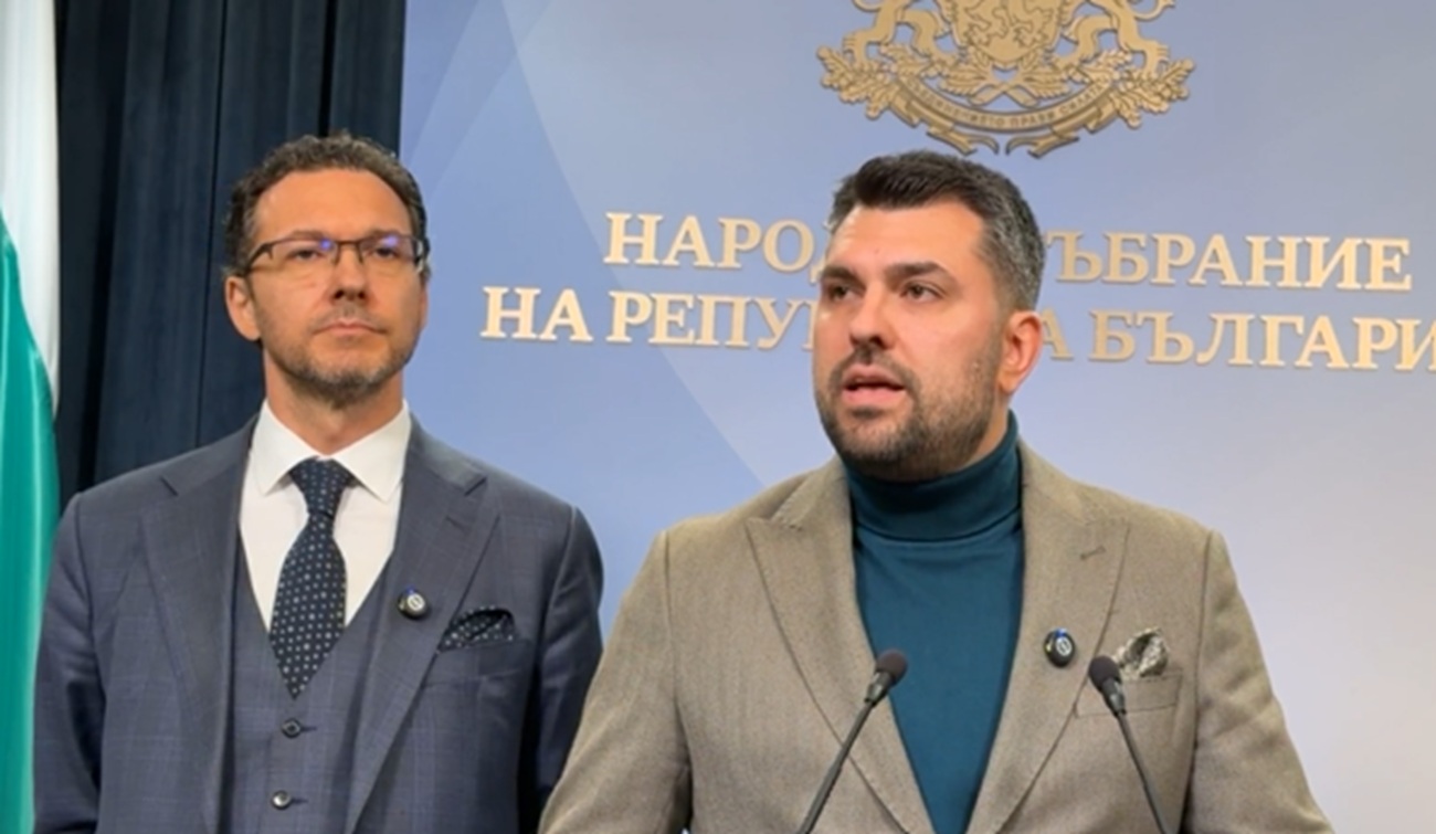 „Мекушавата позиция не носи нищо!“ ГЕРБ избухна срещу Радев заради атаките в Черно море: Защо не попита Путин за взривовете? (ВИДЕО)