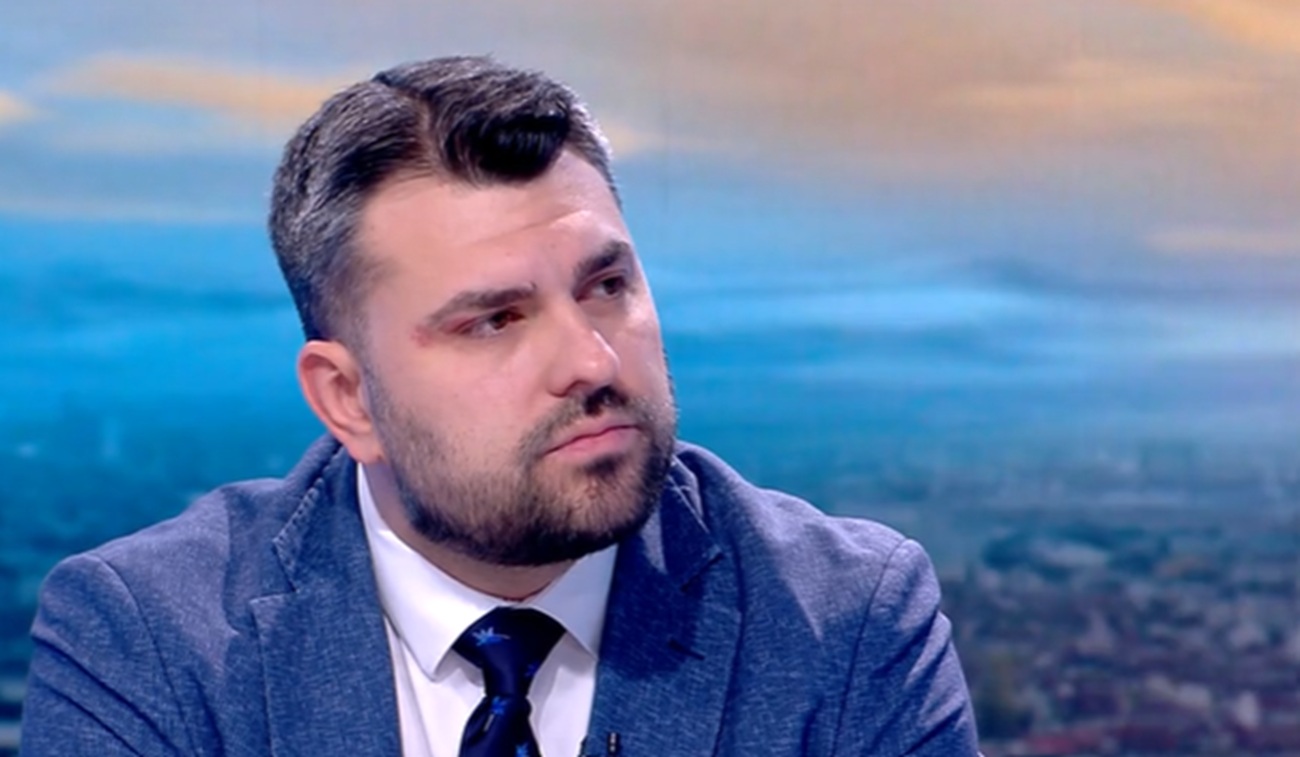 „Мекушава и безгръбначна позиция!“ Георг Георгиев атакува правителството: Русия ни прави уязвими, а властта мълчи! (ВИДЕО)