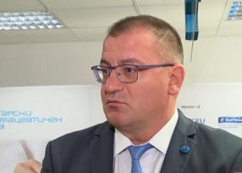 Незаконните лекарства под удар: Фармацевтите искат затвор за нарушителите и ваксини в аптеките