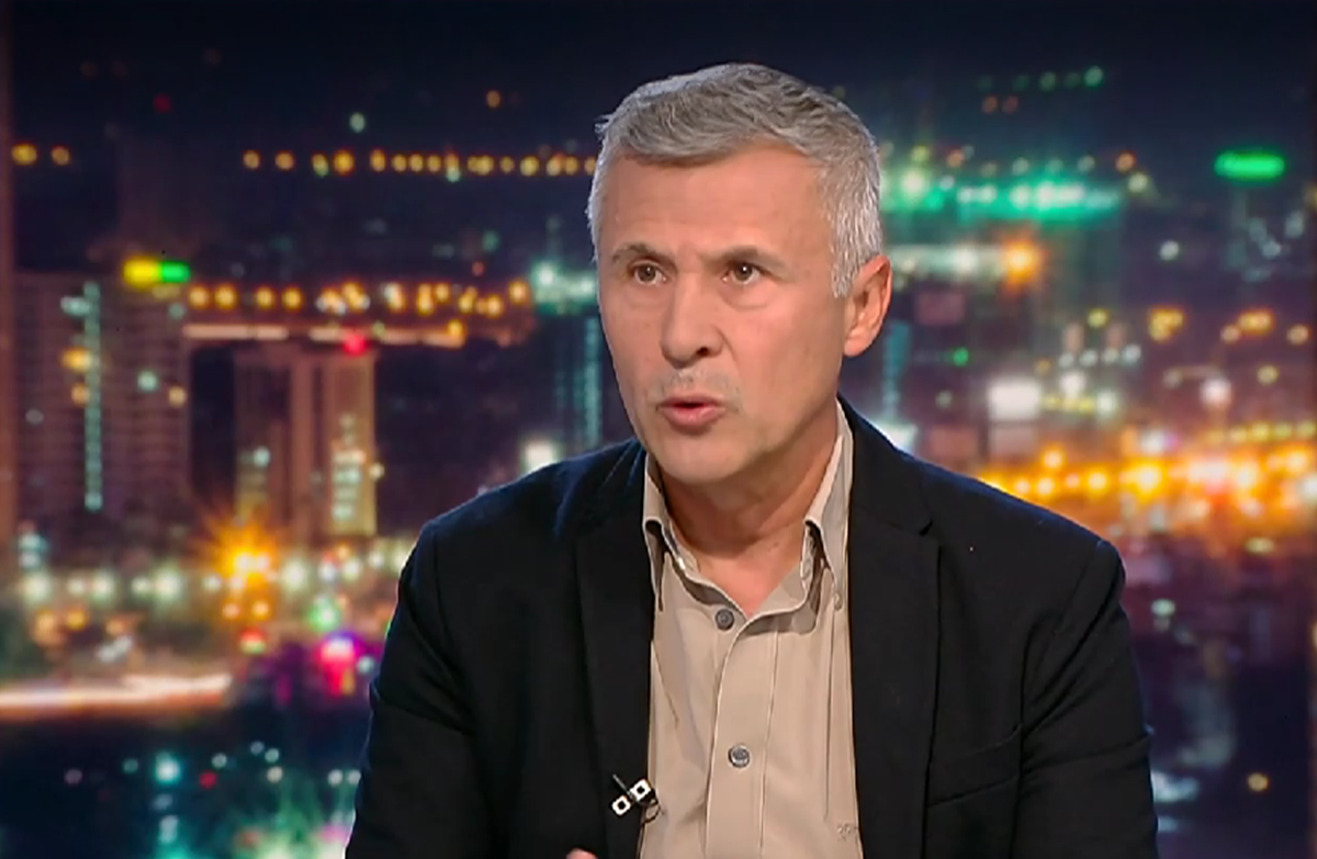 Заплаха за бомба на борда!: Тодор Иванджиков разкри какво прави екипажът и защо пътниците може да не бъдат предупредени (ВИДЕО)