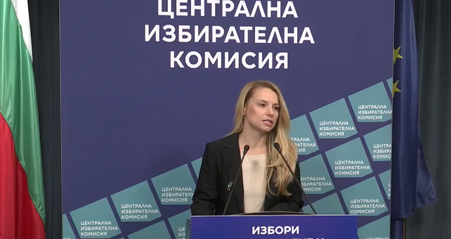 ЦИК с първи данни: Вотът започна навсякъде, има проблеми с машинното гласуване (ВИДЕО)