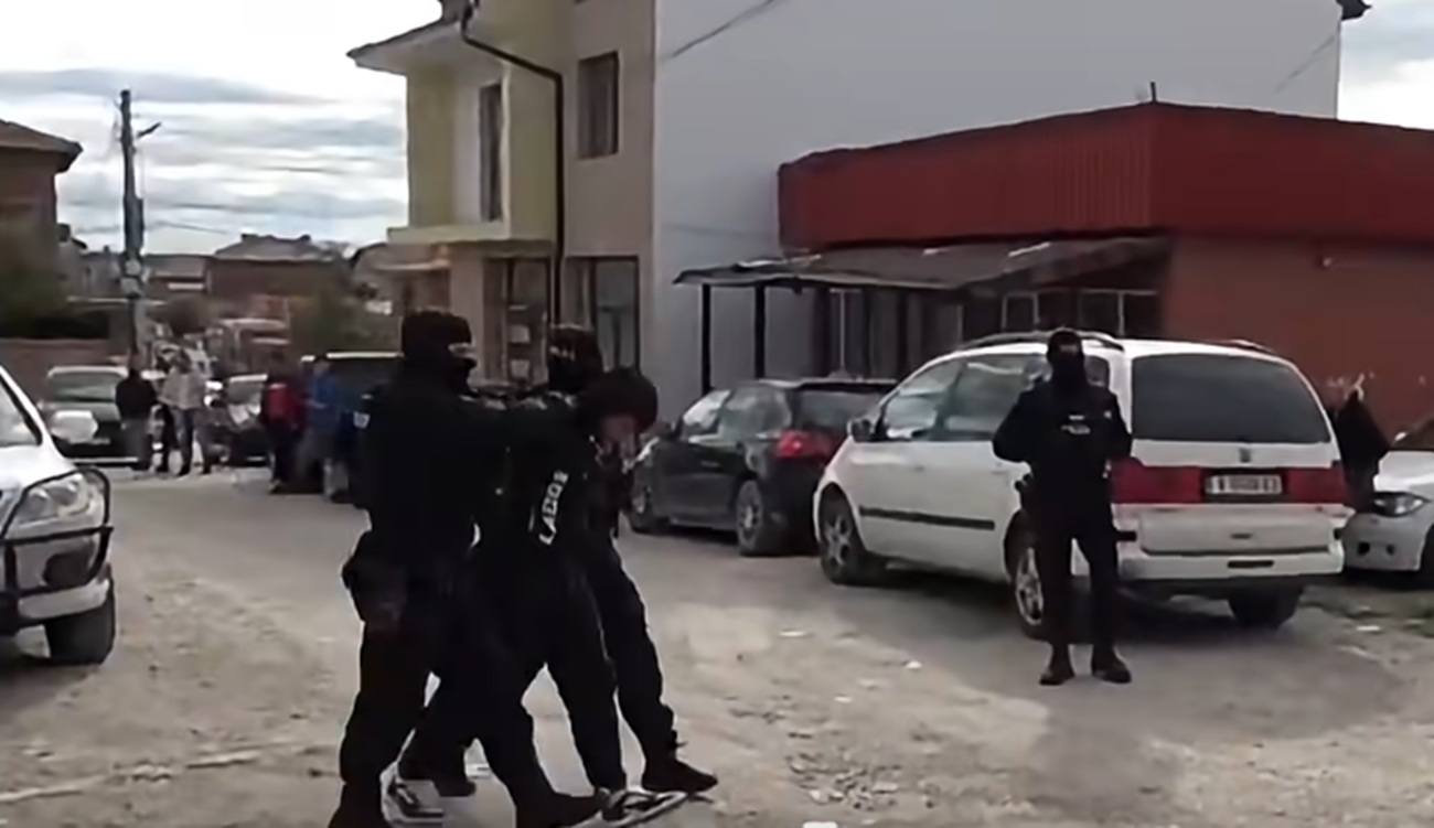 Шокираща находка! Фентанил в квартален магазин! Полицията удари наркоразпространението в Хасковско, десетки са арестувани (СНИМКИ/ВИДЕО)