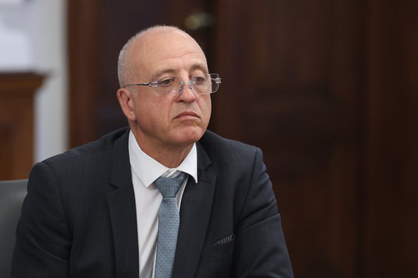 Шефът на НСО пред съда: „Трябва да се намерят чували с пари