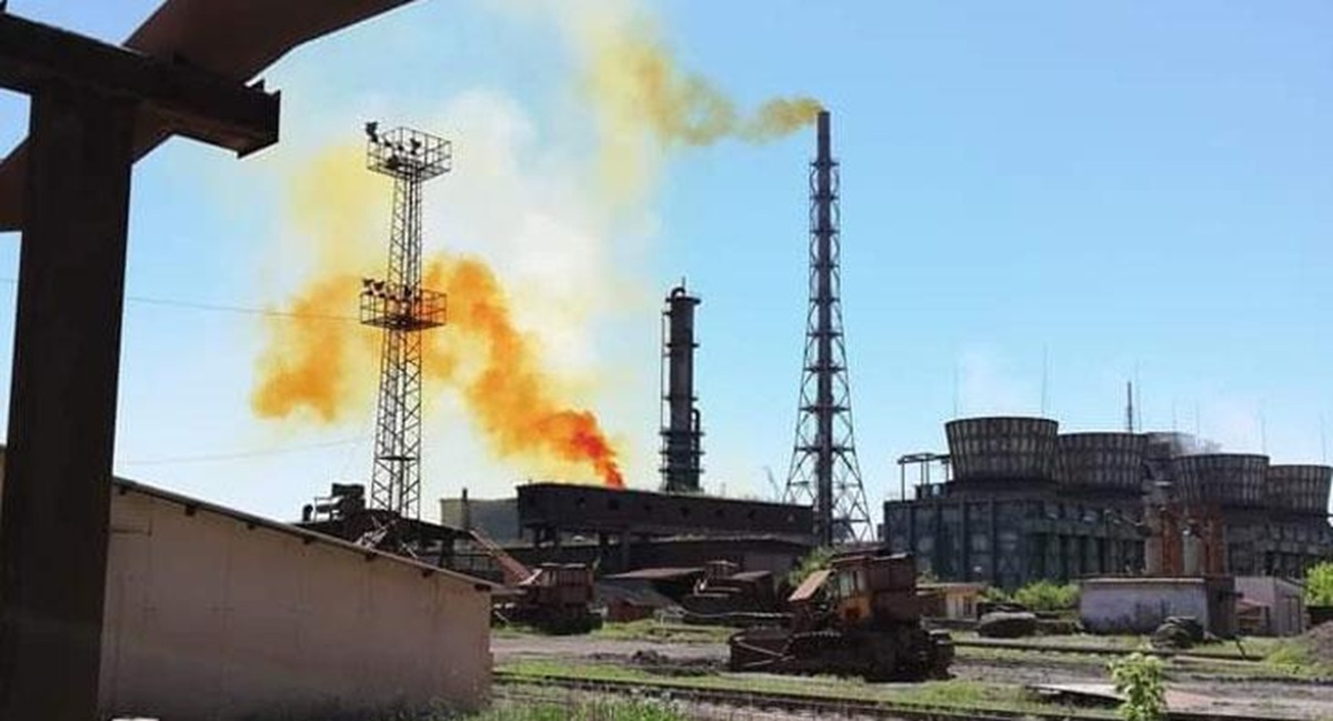 Тревога! Изпускане на азотни оксиди в Димитровград: авария в "Неохим - тече проверка!