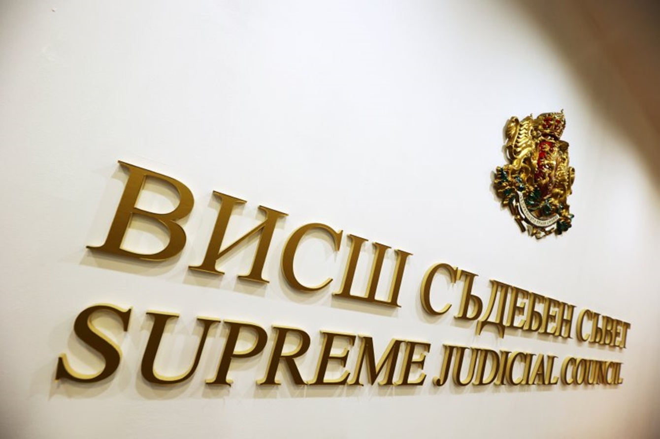 "Висока активност, нулев резултат": Прокурорите се връщат пред урните за ВСС