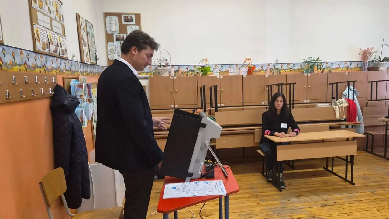 Крум Зарков: „Моят избор в момент, когато напрежението в страната и отвън расте, е България в сигурни ръце“